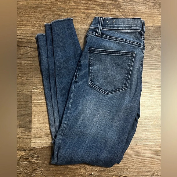 FINAL PRICE Madewell Distressed Skinny Jeans - Picture 1 of 7